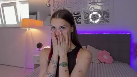 Snapshot of luisaclover chatting on 07.06.26 LuisaClover online show from 07.06.26