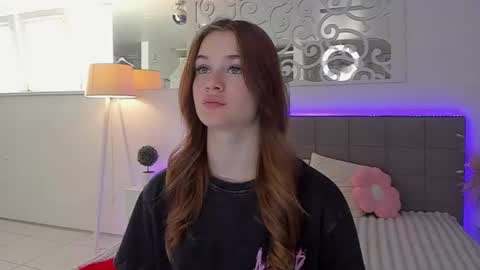 Snapshot of luisaclover chatting on 07.14.26 LuisaClover online show from 07.14.26