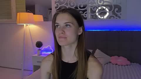 Snapshot of luisaclover chatting on 07.26.26 LuisaClover online show from 07.26.26