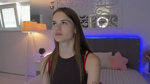 Snapshot of luisaclover chatting on 07.29.26 LuisaClover online show from 07.29.26