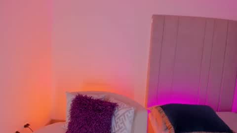 Snapshot of luisah_ chatting on 08.03.26 L U I S A online show from 08.03.26