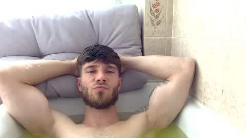Snapshot of luisbadx chatting on 04.04.26 Luis Badx online show from 04.04.26
