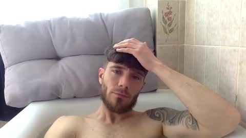 Snapshot of luisbadx chatting on 04.06.26 Luis Badx online show from 04.06.26