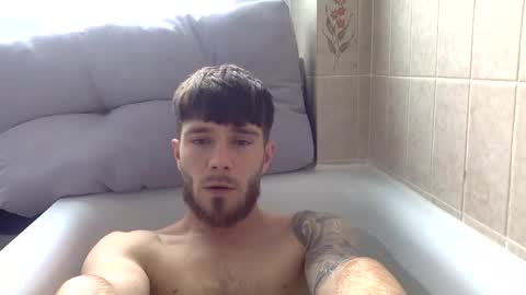 Snapshot of luisbadx chatting on 04.10.26 Luis Badx online show from 04.10.26