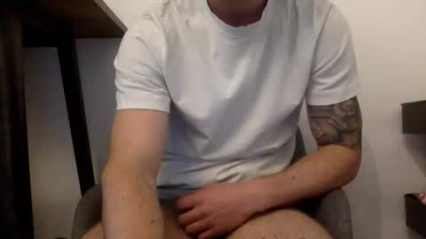 Snapshot of luisbadx chatting on 05.13.26 Luis Badx online show from 05.13.26