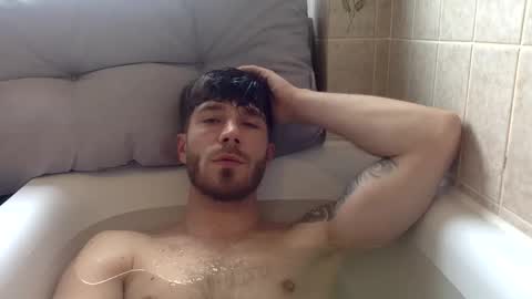 Snapshot of luisbadx chatting on 05.16.26 Luis Badx online show from 05.16.26