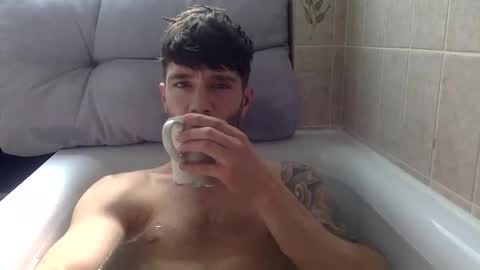 Snapshot of luisbadx chatting on 06.06.26 Luis Badx online show from 06.06.26