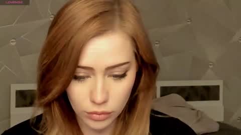 Snapshot of luiza012 chatting on 12.04.25 Lizzy online show from 12.04.25