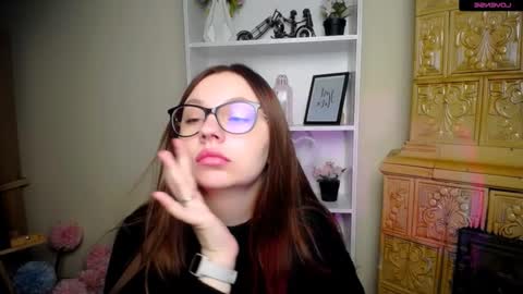 Snapshot of luizaheems_ chatting on 12.19.25 Luiza online show from 12.19.25