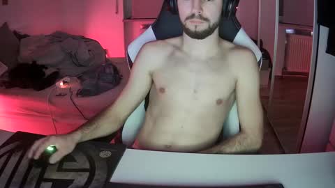 Snapshot of lukasschoetz chatting on 01.08.25 lukasschoetz online show from 01.08.25