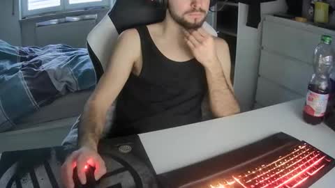 Snapshot of lukasschoetz chatting on 01.13.25 lukasschoetz online show from 01.13.25