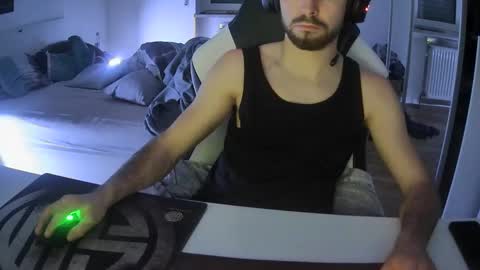 Snapshot of lukasschoetz chatting on 01.14.25 lukasschoetz online show from 01.14.25