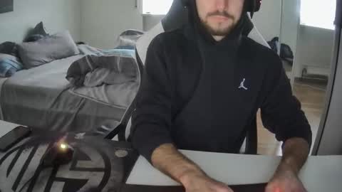 Snapshot of lukasschoetz chatting on 02.10.25 lukasschoetz online show from 02.10.25