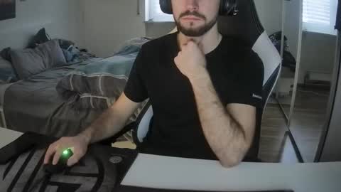 Snapshot of lukasschoetz chatting on 02.11.25 lukasschoetz online show from 02.11.25