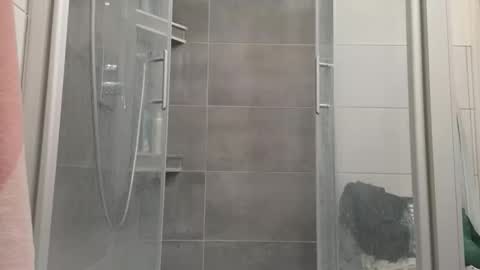 Snapshot of lukasschoetz chatting on 12.01.25 lukasschoetz online show from 12.01.25