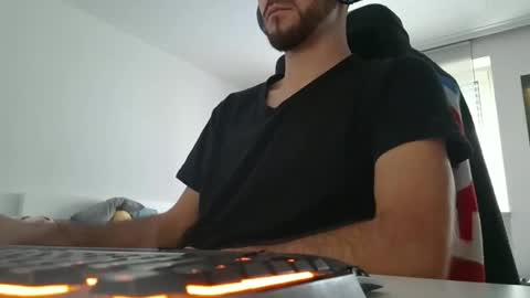 Snapshot of lukasschoetz chatting on 12.04.25 lukasschoetz online show from 12.04.25