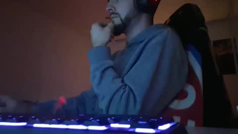 Snapshot of lukasschoetz chatting on 01.12.26 lukasschoetz online show from 01.12.26