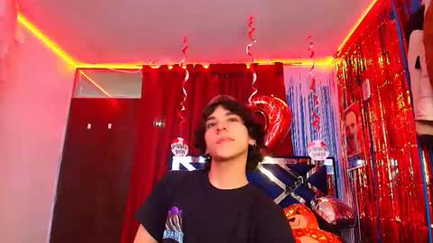 Snapshot of luke_howland chatting on 02.18.25 Luke online show from 02.18.25