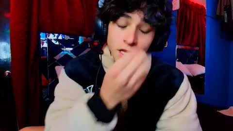 Snapshot of luke_howland chatting on 01.11.26 Luke online show from 01.11.26