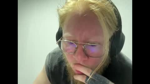 Snapshot of luke_mike chatting on 04.14.26 Lucas online show from 04.14.26