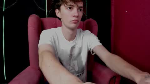 Snapshot of luke_sweet chatting on 11.28.25 Luke online show from 11.28.25