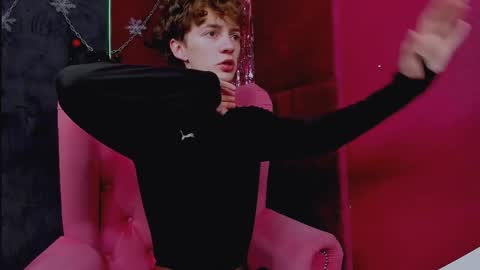 Snapshot of luke_sweet chatting on 12.15.25 Luke online show from 12.15.25