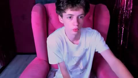 Snapshot of luke_sweet chatting on 01.11.26 Luke online show from 01.11.26