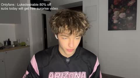 Snapshot of lukedesirable chatting on 02.22.26 lukedesirable online show from 02.22.26