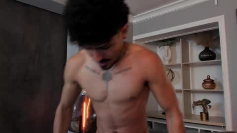 Snapshot of lukeetaylor_ chatting on 10.25.25 Luke Taylor online show from 10.25.25