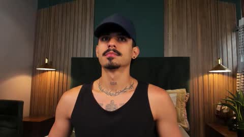 Snapshot of lukeetaylor_ chatting on 11.06.25 Luke Taylor online show from 11.06.25