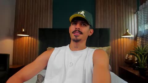 Snapshot of lukeetaylor_ chatting on 11.22.25 Luke Taylor online show from 11.22.25