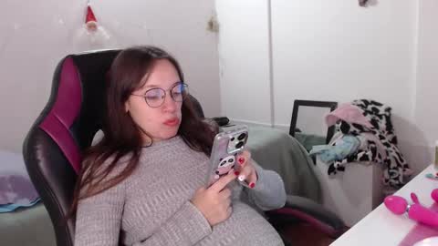 Snapshot of lula_05 chatting on 12.30.24 Vicky online show from 12.30.24