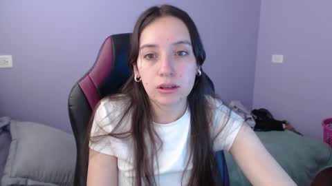 Snapshot of lula_05 chatting on 10.30.25 Vicky online show from 10.30.25