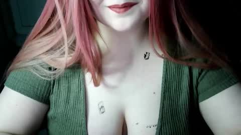 Snapshot of lulovia chatting on 02.12.26 lulovia online show from 02.12.26