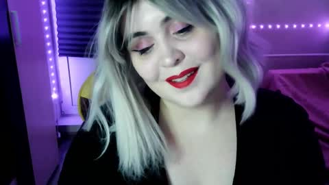 Snapshot of lulovia chatting on 03.19.26 lulovia online show from 03.19.26