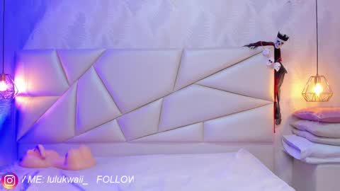 Snapshot of lulu_kawai chatting on 10.15.25 lulu online show from 10.15.25