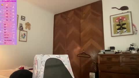 Snapshot of lulumei chatting on 09.10.25 Lulu Mei online show from 09.10.25