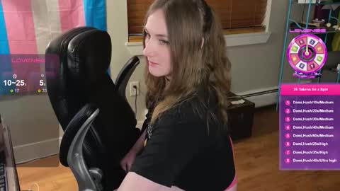 Snapshot of luluv chatting on 11.21.25 Lulu online show from 11.21.25