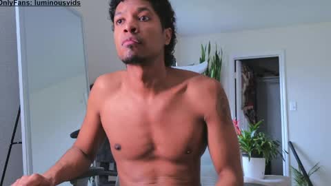 Snapshot of luminouscummer chatting on 04.12.26 luminous online show from 04.12.26