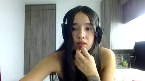 Snapshot of luna777__777 chatting on 06.19.26 luna online show from 06.19.26