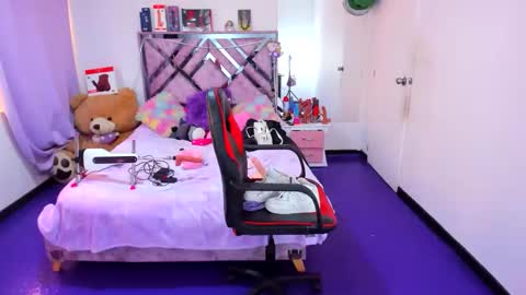 luna_analya online show from 04.22.26