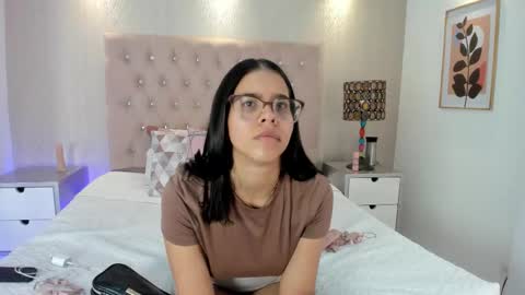 Luna And Titan  online show from 03.15.26