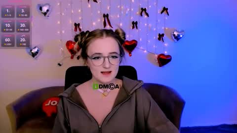 luna_berryy online show from 02.20.26