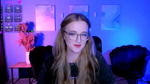 luna_berryy online show from 03.06.26