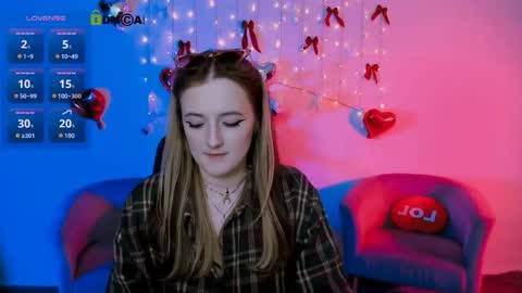luna_berryy online show from 04.28.26