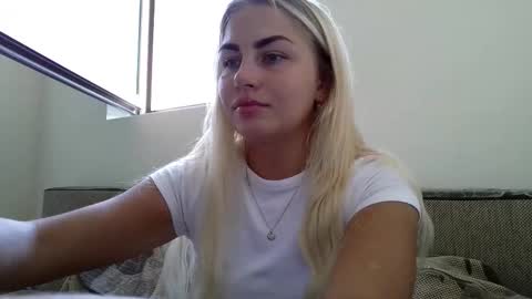 Snapshot of luna_blazer chatting on 09.10.25 luna_blazer online show from 09.10.25