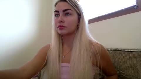 Snapshot of luna_blazer chatting on 10.15.25 luna_blazer online show from 10.15.25