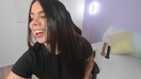 Snapshot of luna_blazze_ chatting on 06.16.26 L U N A online show from 06.16.26
