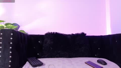 luna_blumer online show from 03.12.26