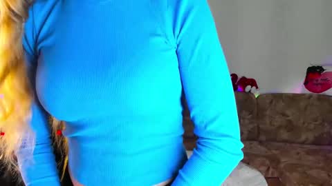 Snapshot of luna_evan chatting on 12.30.24 luna_evan online show from 12.30.24